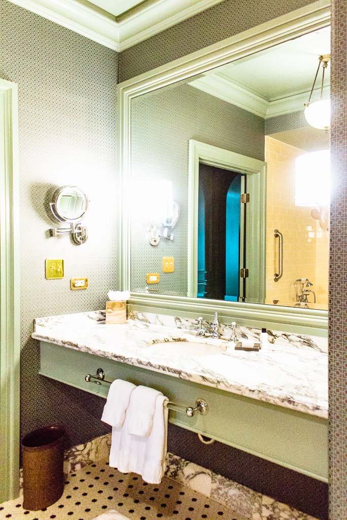 Hotel Icon, Reesa Rei