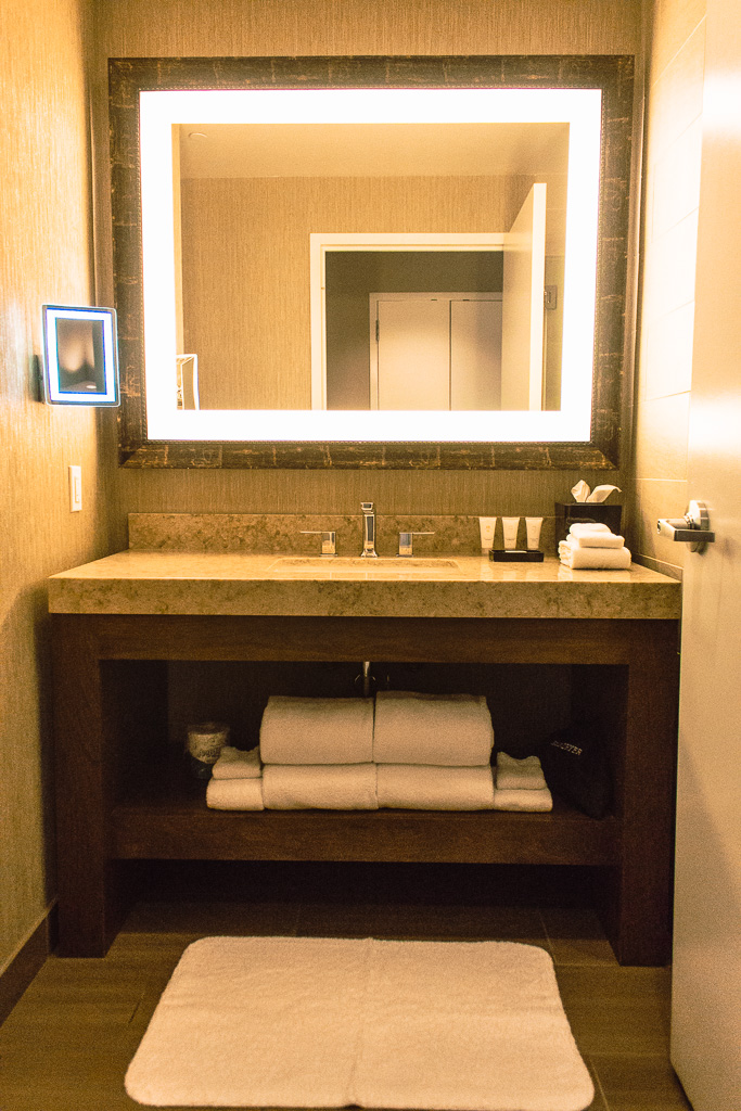 woodlands resort, reesa rei, houston review, resort in houston