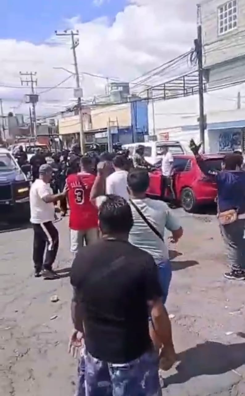 🚨 Policías de Ecatepec repelen agresión de “Los 300” en Los Héroes: un detenido y un lesionado