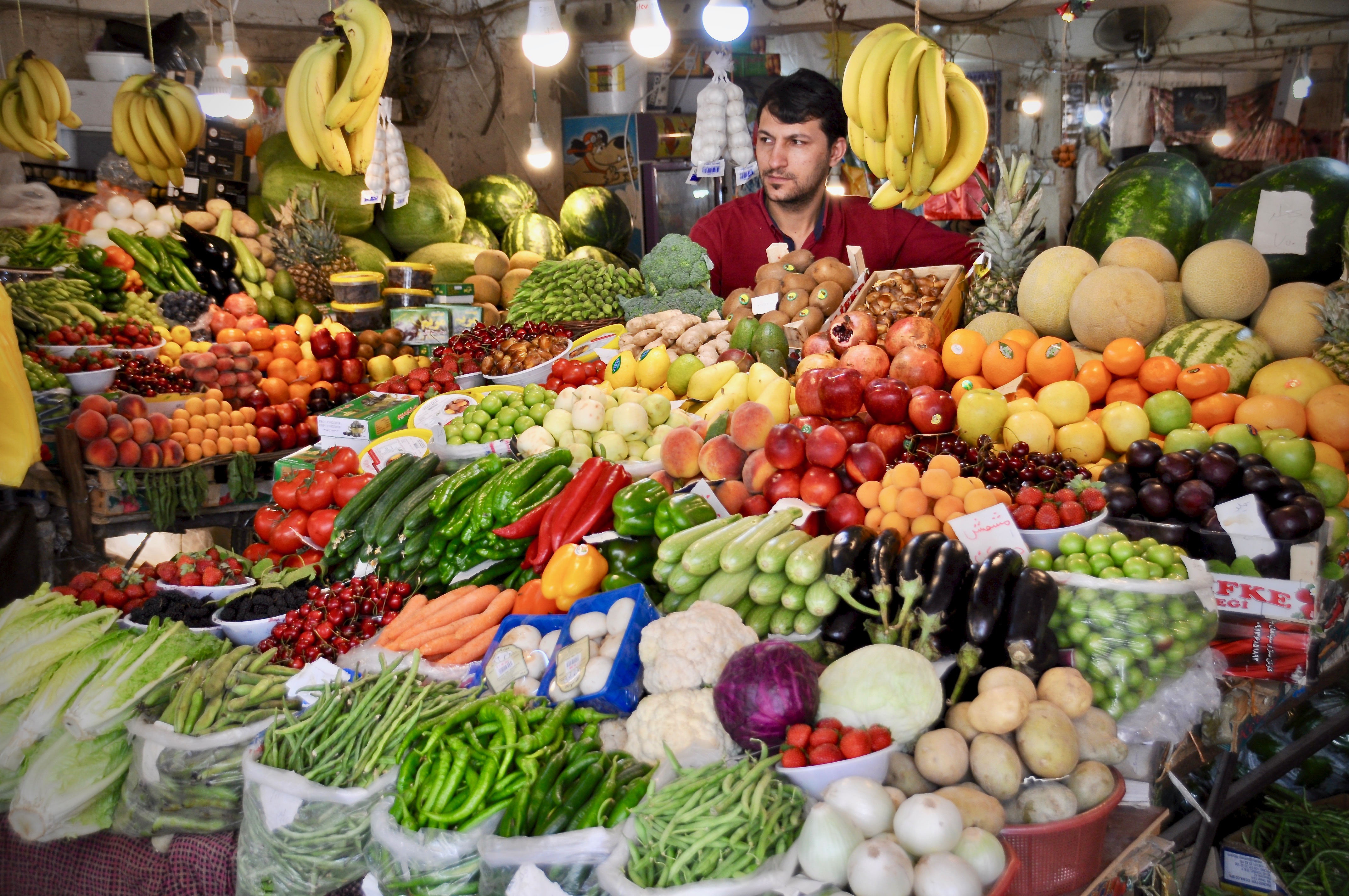 Frisches Obst und Gemüse am Markt in Dohuk, Kurdistan
