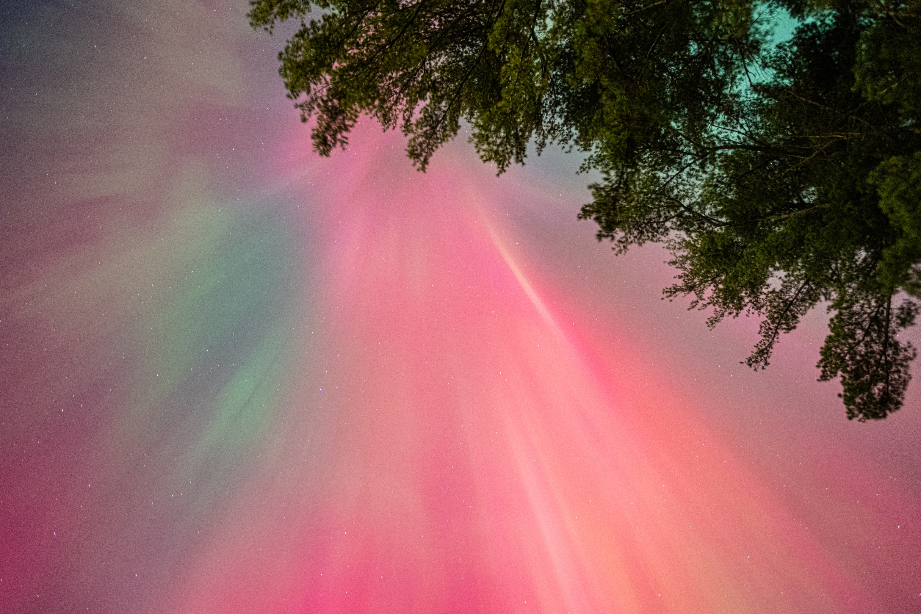 2024 October 10/11 Auroral Storm – RegulusAstro