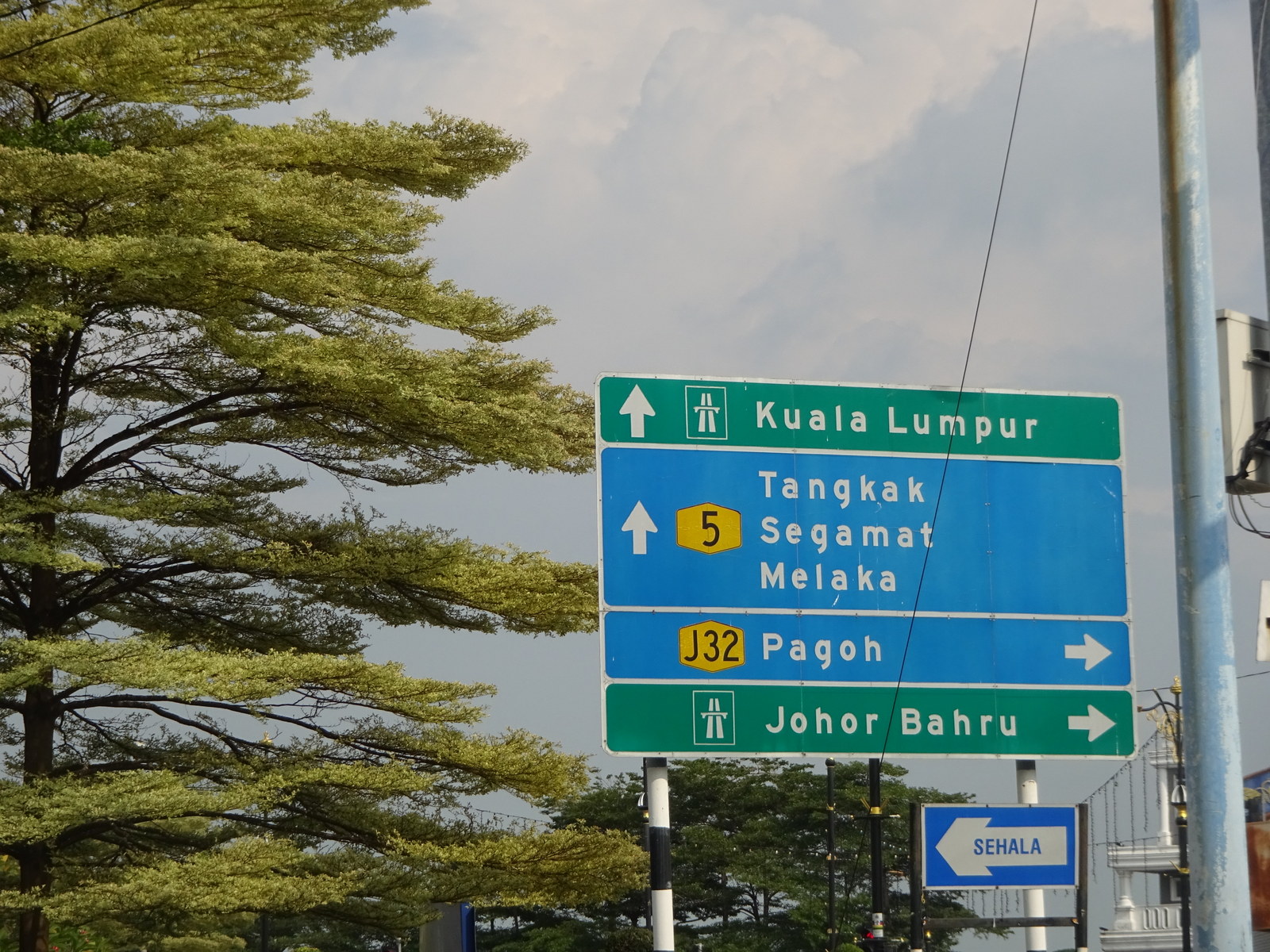 Nach Muar, eine Dschungelerfahrung und ein Starkregen