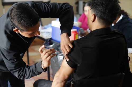 Excelente respuesta de la ciudadanía a jornada de vacunación; aplican 335 dosis