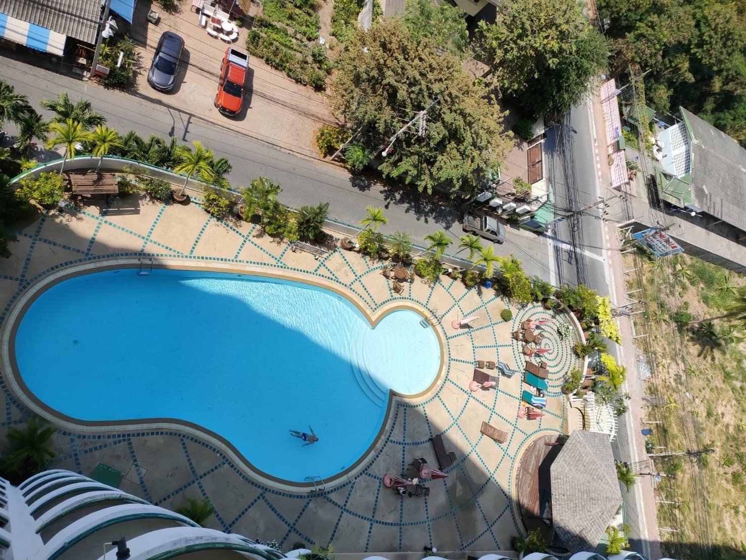HIGH FLOOR – spacious studio with superb sea view!
