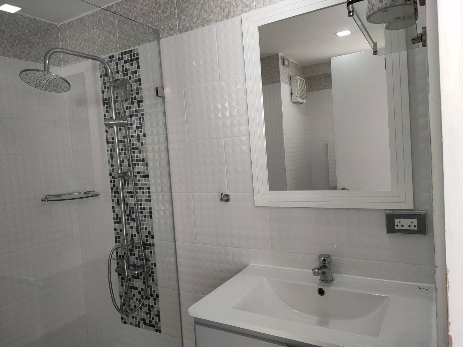 HIGH FLOOR – spacious studio with superb sea view!