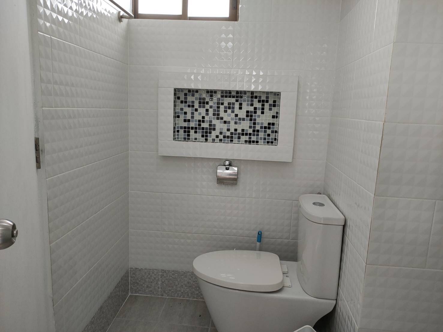 HIGH FLOOR – spacious studio with superb sea view!