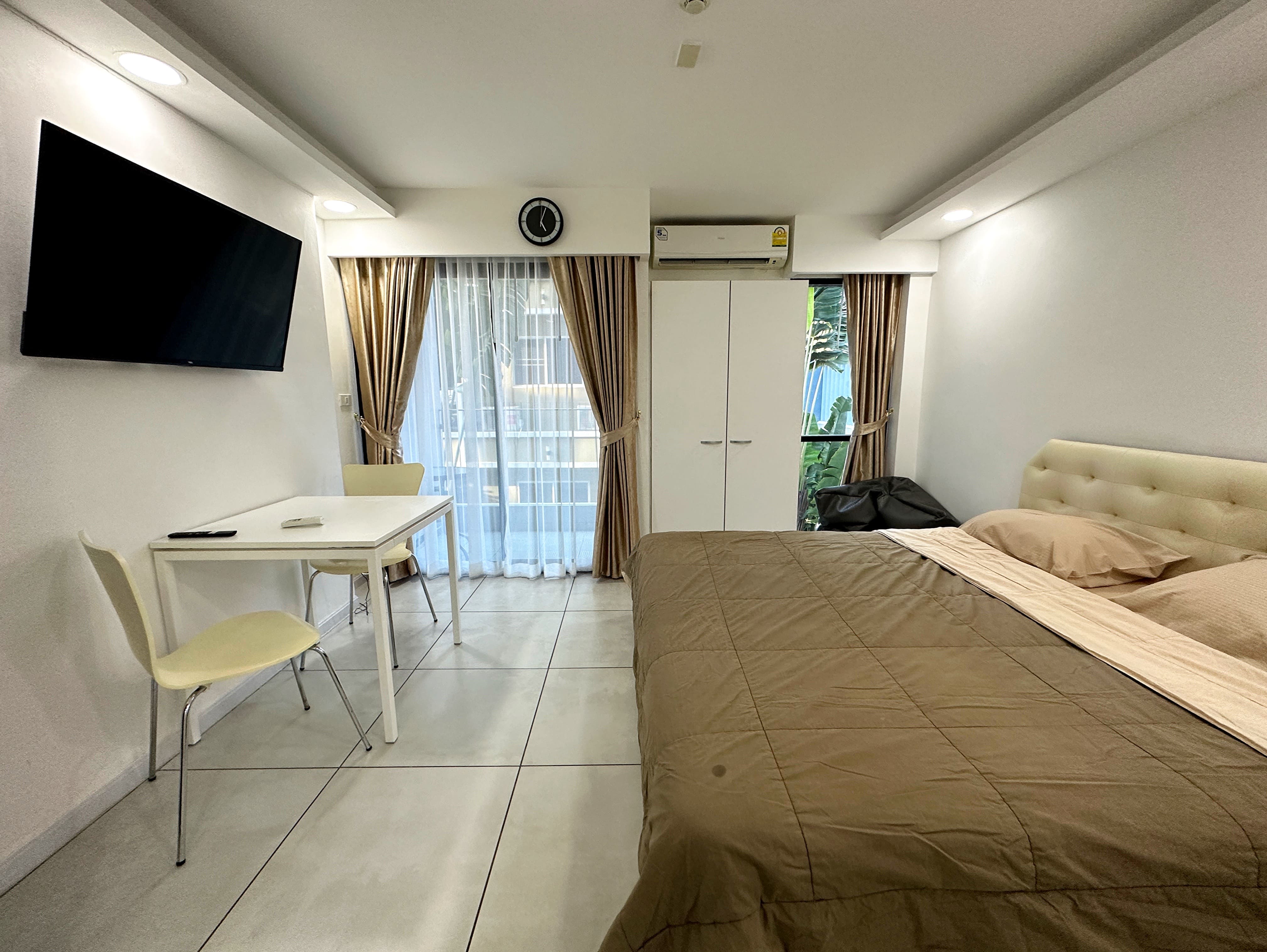 HOT PRICED studio near the beach in Pratumnak!