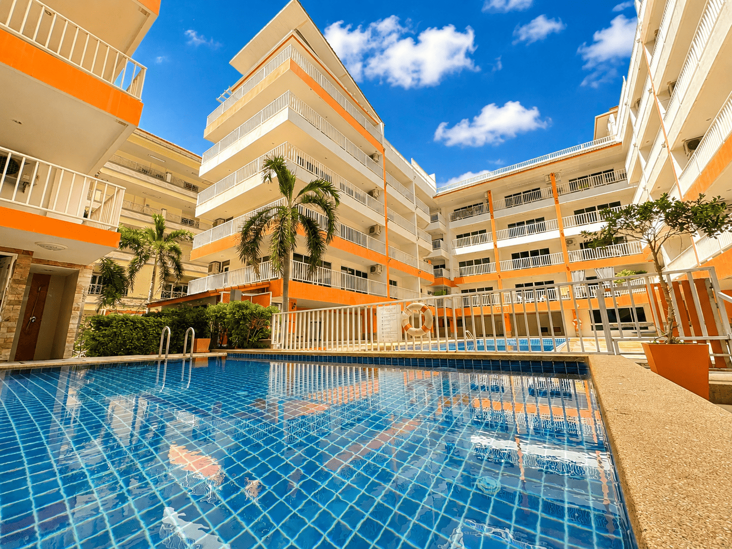 Spacious Terrace | 41.59 sqm studio for sale in Pratumnak!