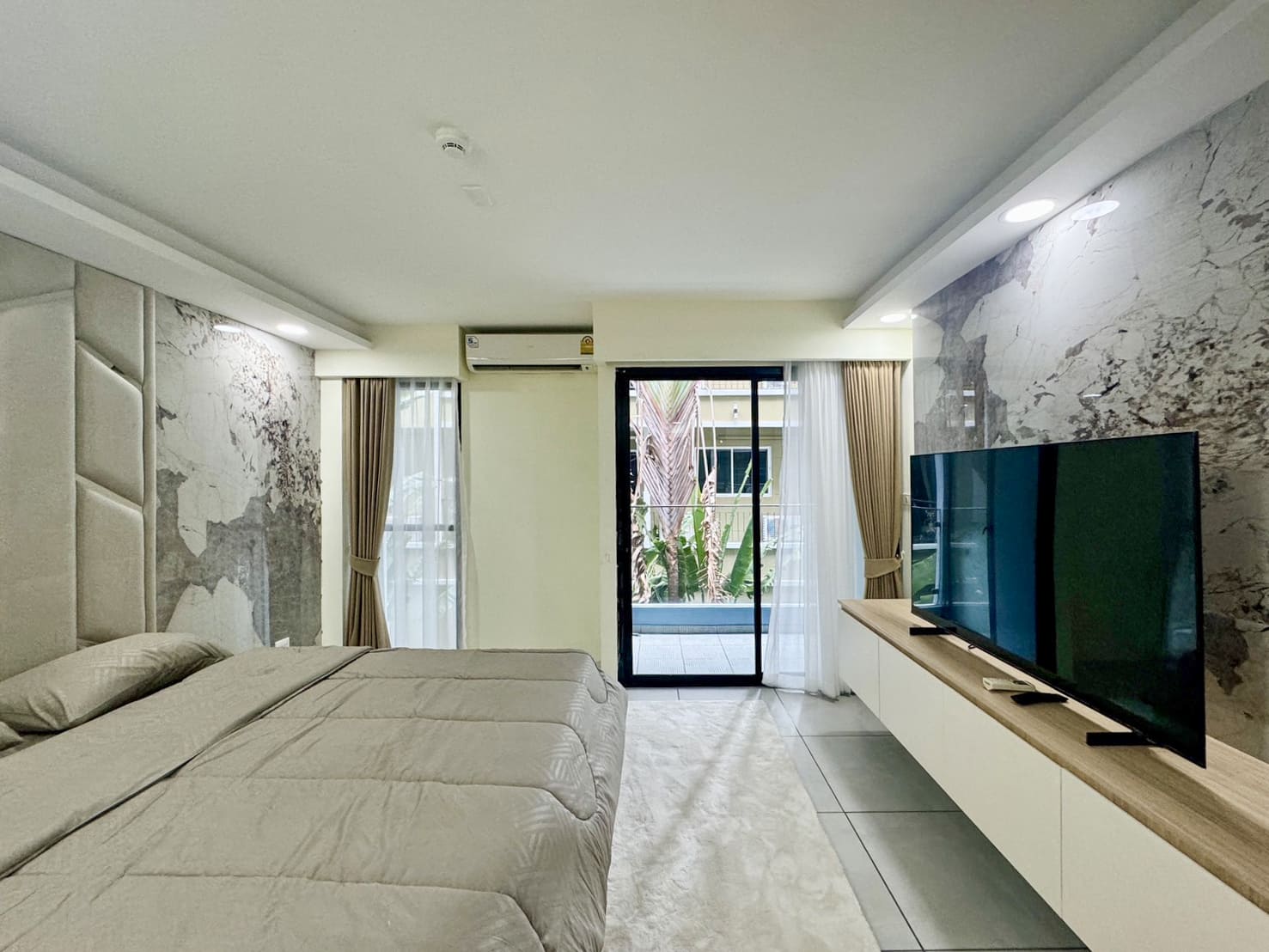 HOT DEAL | Renovated studio near the beach in Pratumnak!