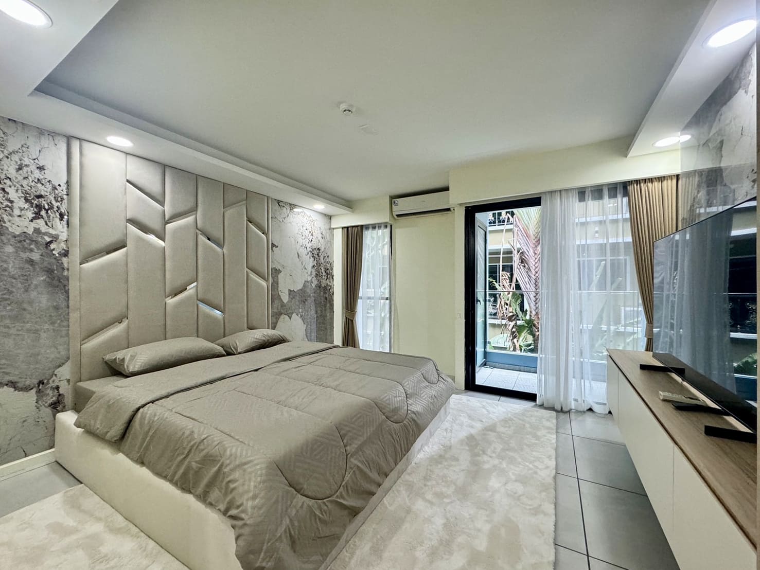 HOT DEAL | Renovated studio near the beach in Pratumnak!