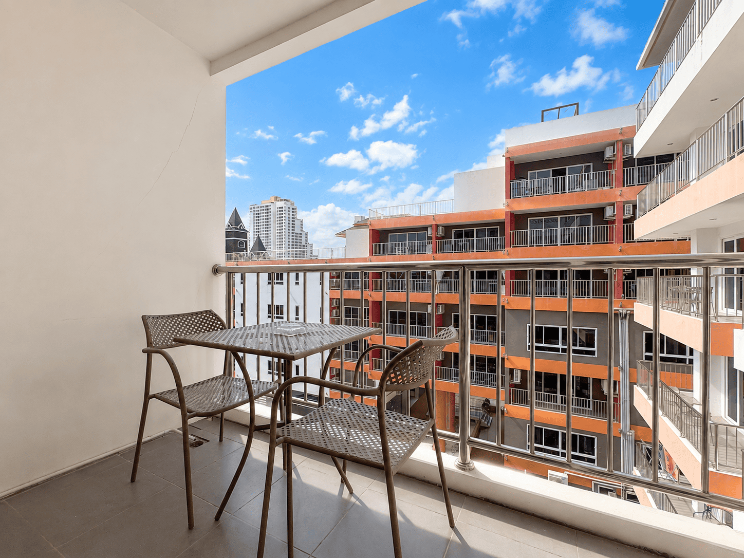 Pool View | 29 SQM studio for sale in Pratumnak!