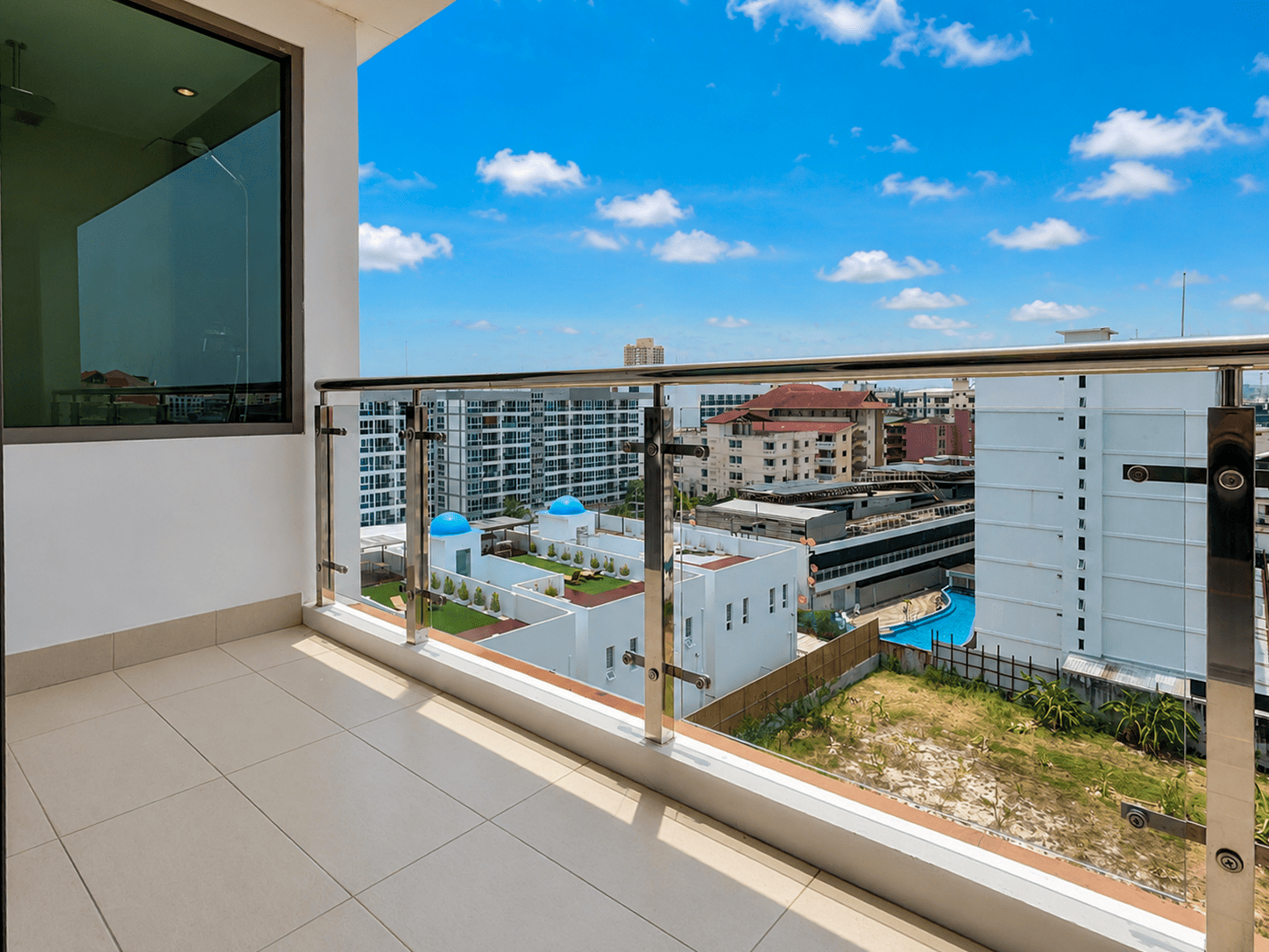 Central Pattaya | Top Floor Spacious 2 bedroom condo for sale at The Urban!