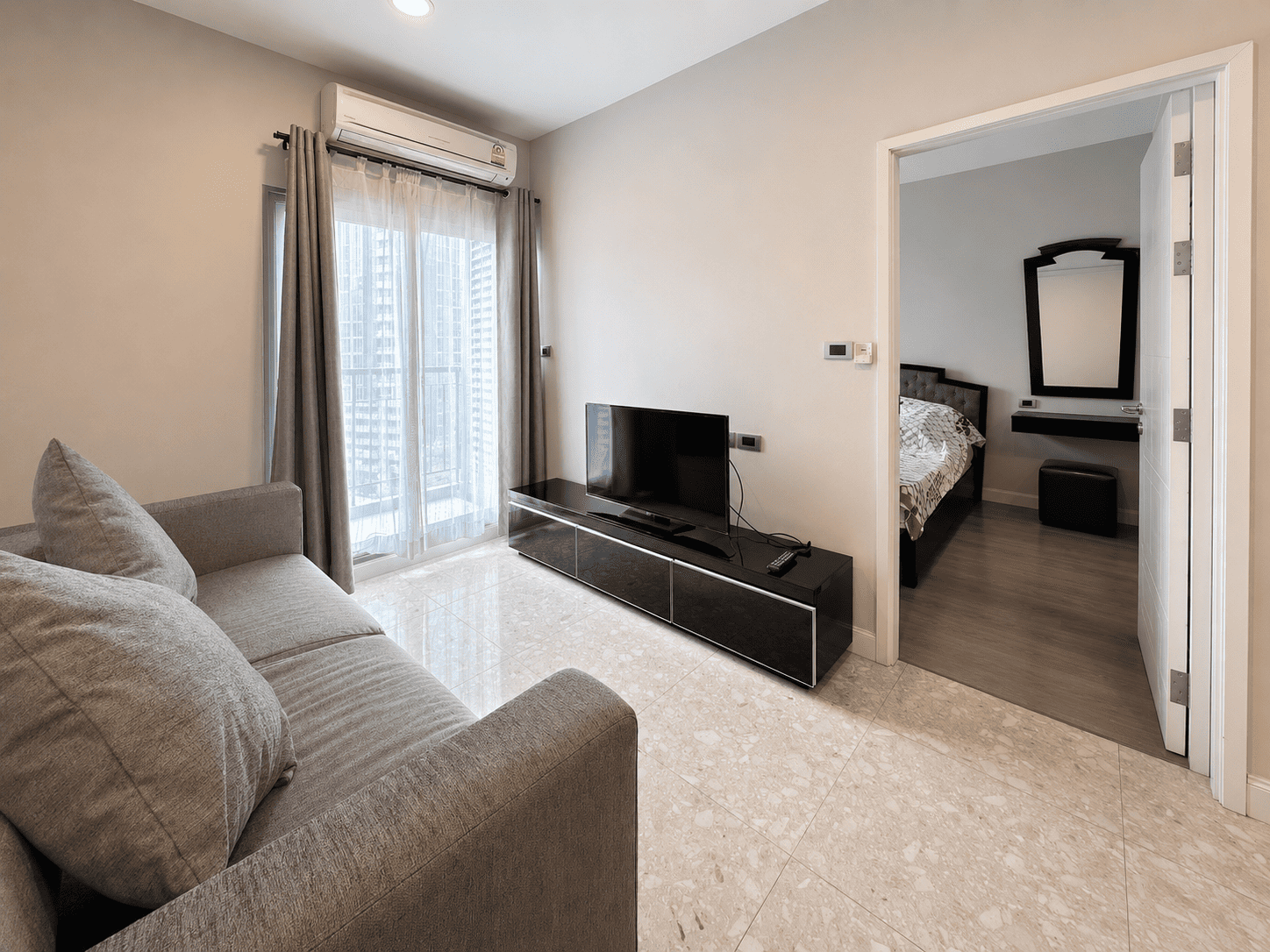 1-Bedroom Condo for Sale & Rent 70m from Thonglor BTS | The Crest Sukhumvit 34