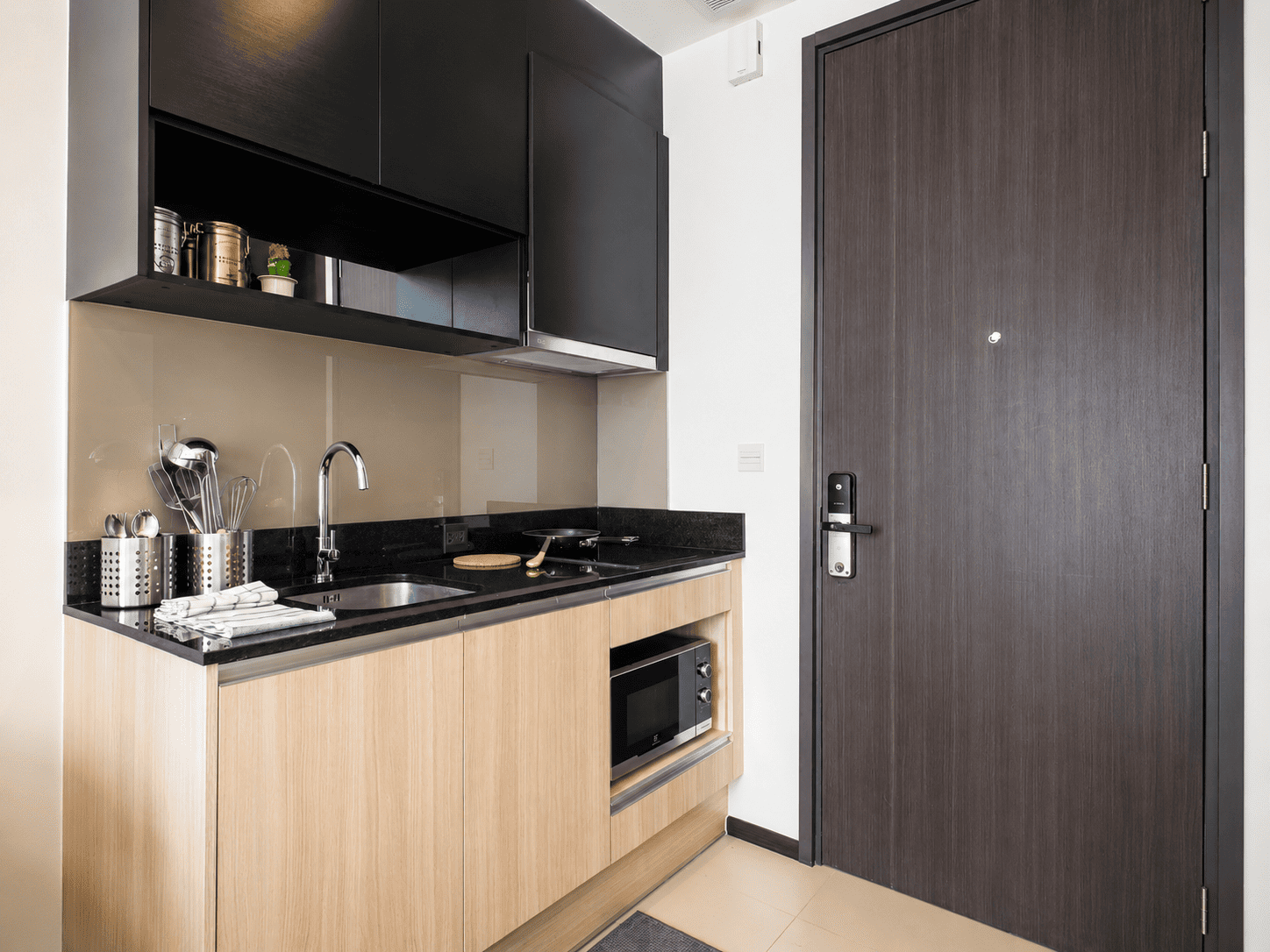ASOKE | Beautiful One-bed for Rent in Sukhumvit 23!