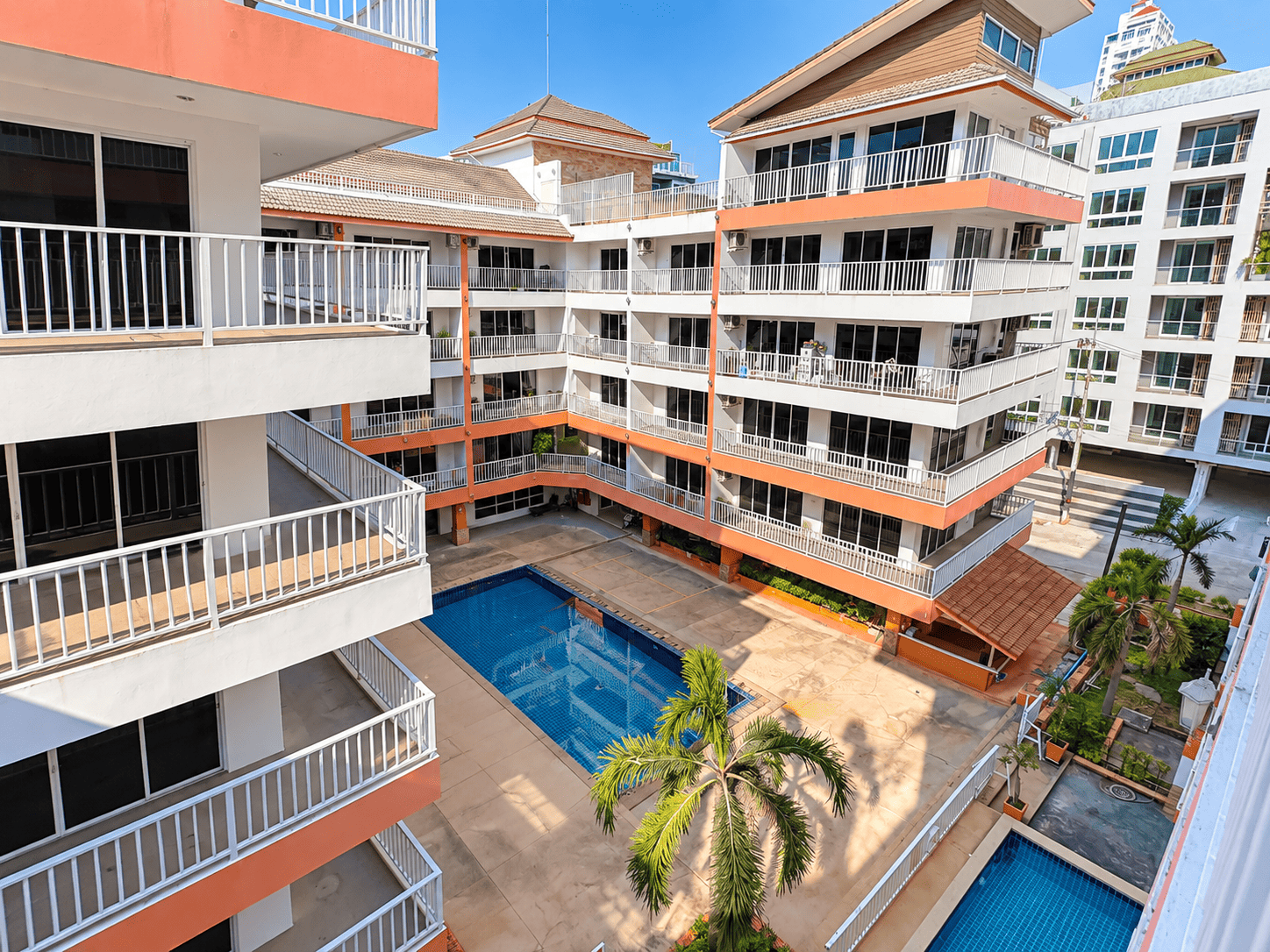 Spacious Terrace | 41.59 sqm studio for sale in Pratumnak!