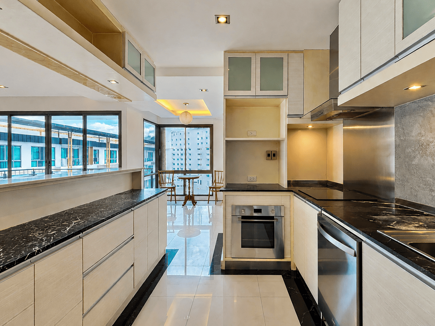 Central Pattaya | Top Floor Spacious 2 bedroom condo for sale at The Urban!