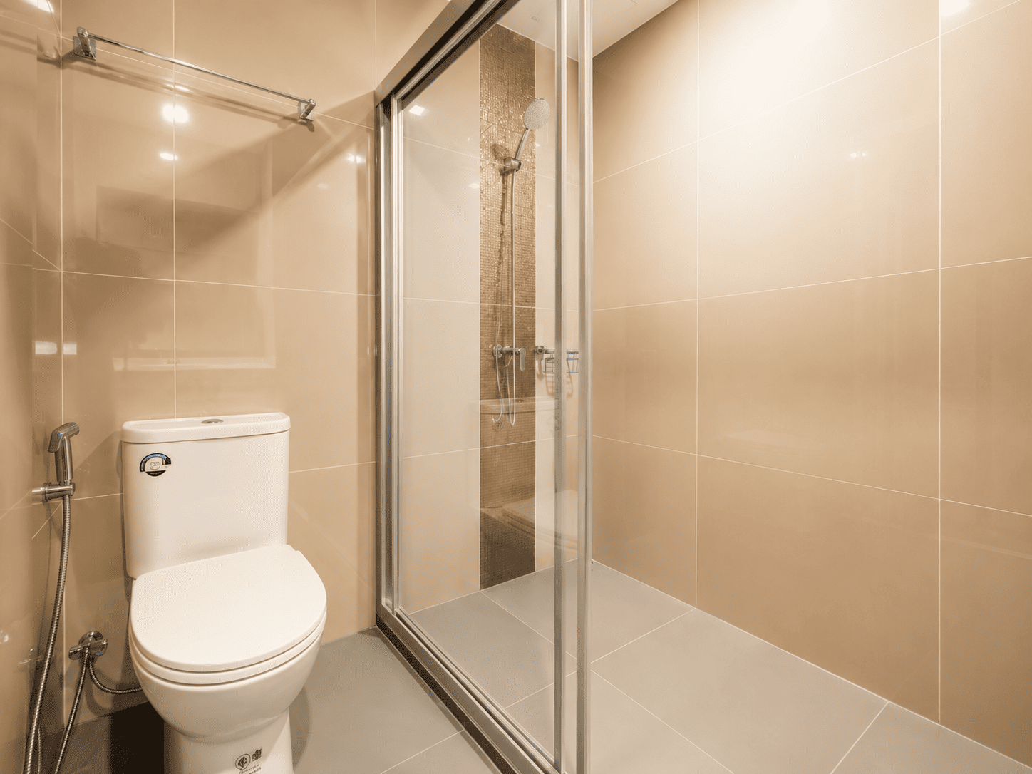 Stylish Designer 1BR for Rent – 400m to MRT