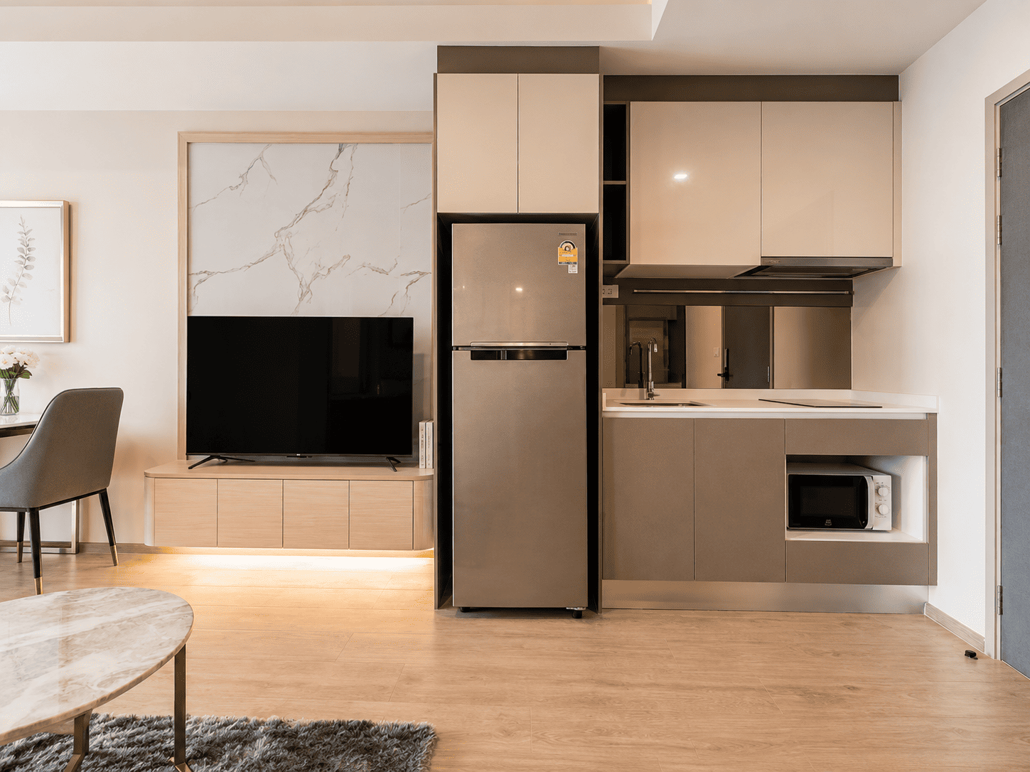 Stylish Designer 1BR for Rent – 400m to MRT