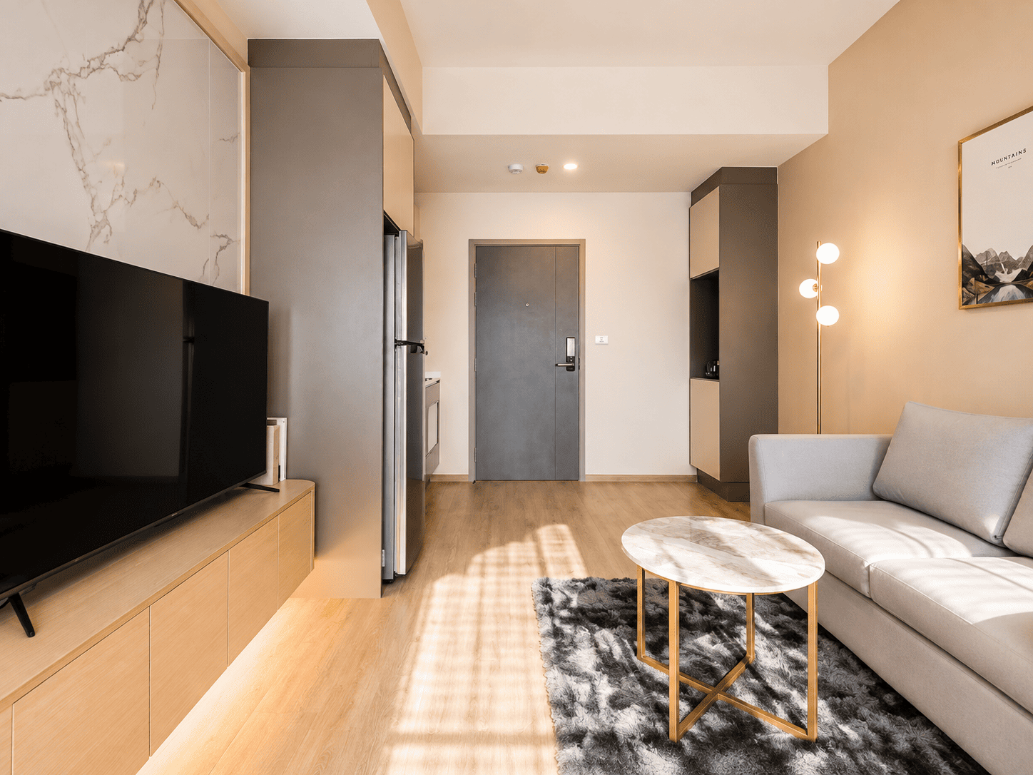 Stylish Designer 1BR for Rent – 400m to MRT