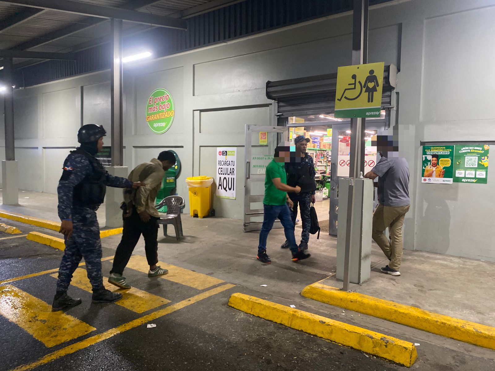 Frustran intento de robo en un supermercado de Villa Mella