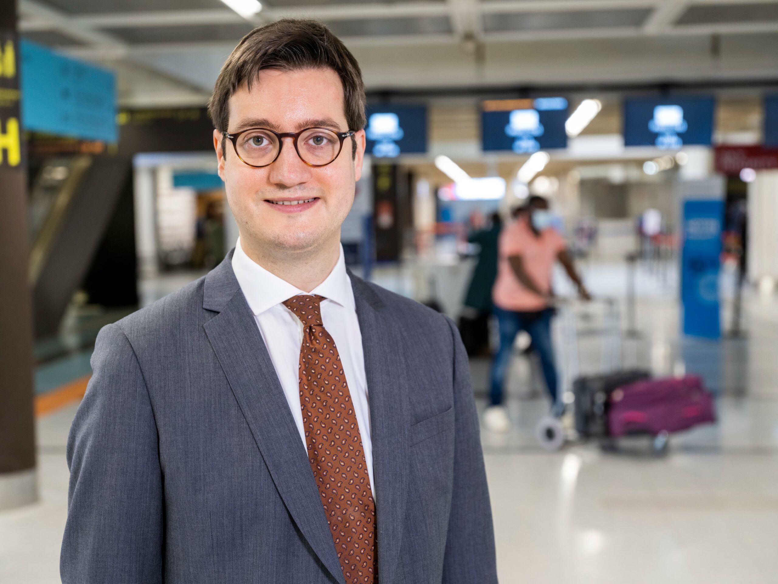 Designan nuevo director general de Aerodom