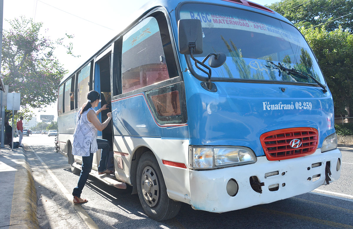 Transportistas prometen no subir el pasaje