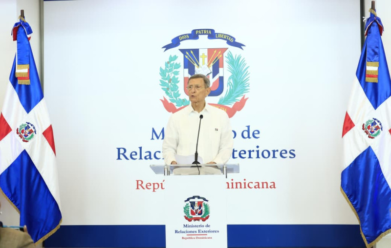 Estado dominicano tomará el control del dinero de los consulados