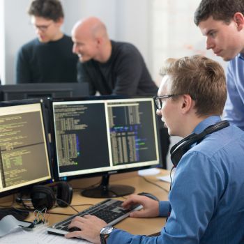 Remote Coding Coach - Modern 8K Geometric Designs | Free Download