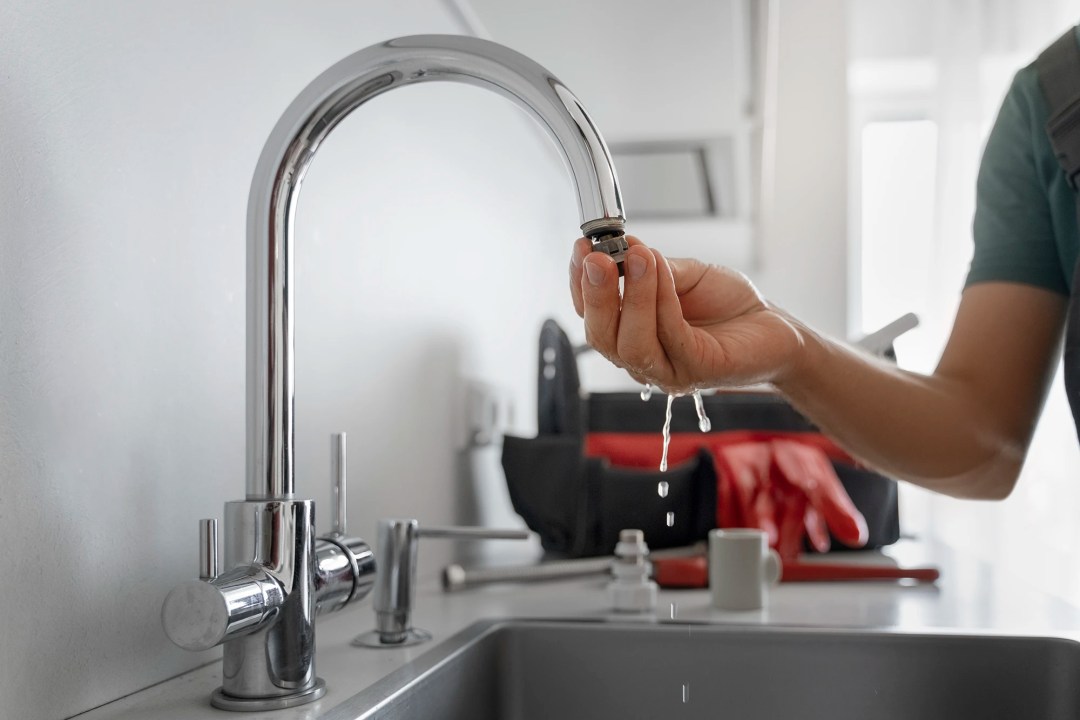 reparation-robinet-goutte-outils Isolation combles