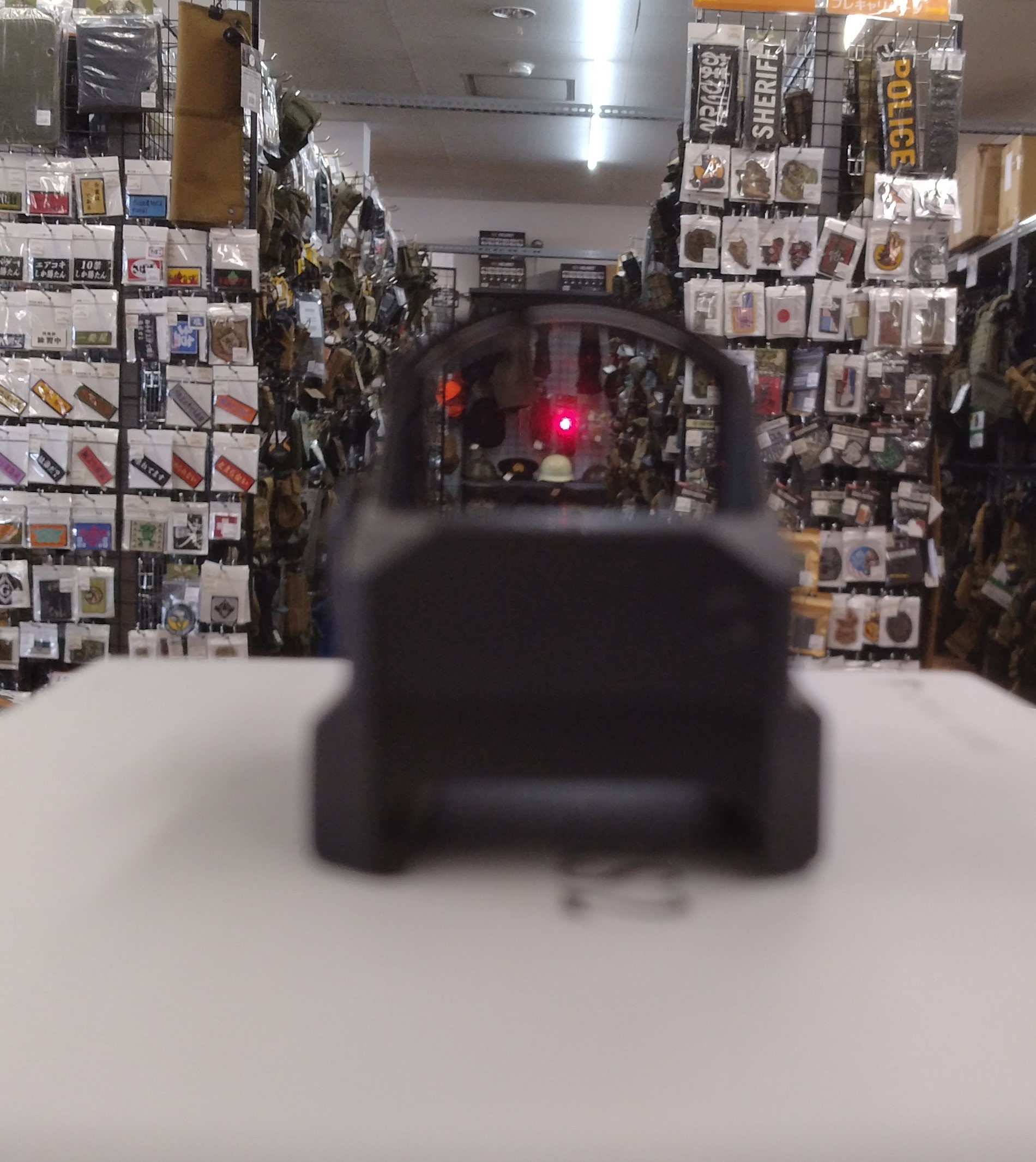 ノーベルアームズの人気ドットサイトの後継モデル SUPER HIT