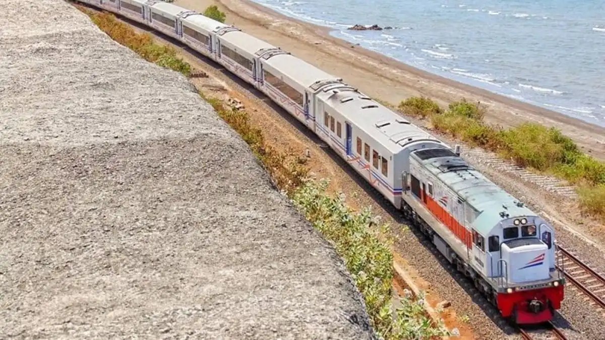 Pantai Jodo Batang: Pesona Kereta Api Di Tepian Laut &Amp; Panduan Wisata 2026