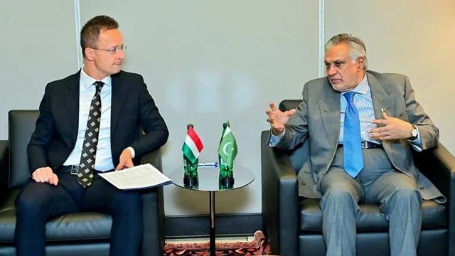 اسحاق ڈار