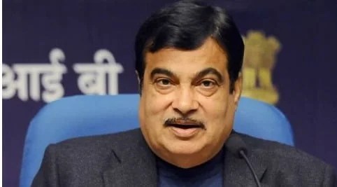 वीआईपी गाड़ियों से लाल बत्ती हटाने के बाद अब वीआईपी गाड़ियों से सायरन हटाने की योजना बन रही है। पुणे पहुंचे केंद्रीय मंत्री नितिन गडकरी ने इस फैसले का एलान किया। उनका कहना है कि अब सायरन को भारतीय वाद्ययंत्रों की आवाज से बदला जाएगा।