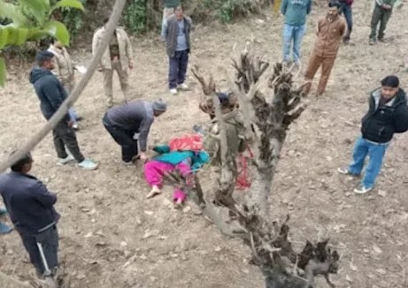 हाईटेंशन बिजली लाइन की चपेट में आई महिला, मौके पर ही मौत