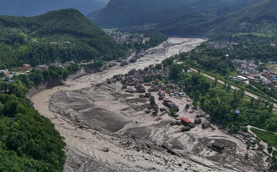 नेपाल के रसुवा जिले में बाढ़ से तबाही, 100 लोगों की मौत, सैकड़ों लापता 7 Nepal2