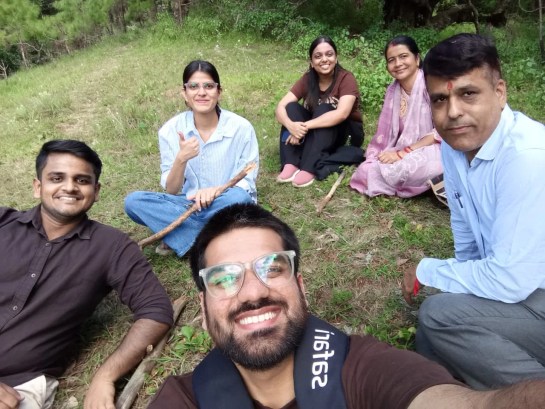 एमबीए के विद्यार्थियों ने जानी ग्रामीण विकास की जमीनी हकीकत 9 Pic05