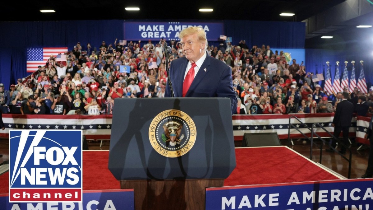 Supporters join Trump on stage at Oklahoma rally: ‘GREATEST president this country has ever had’ Supporters join Trump on stage at Oklahoma rally: ‘GREATEST president this country has ever had’