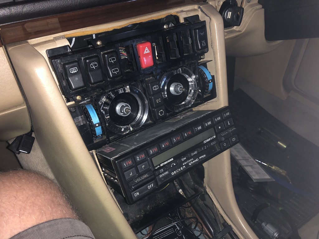 W124 Becker radio install – part 3