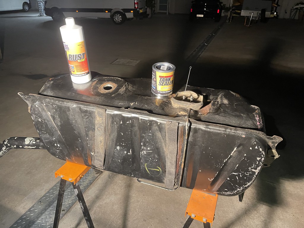 240D algae part 5 – Sealing the W123 fuel tank