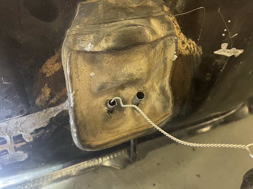 240D algae part 6 – How I ruined my W123 fuel tank