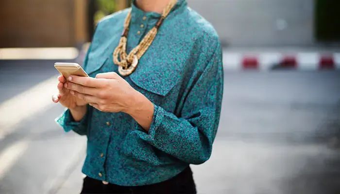 How To Boost Conversion In Mobile Commerce Apps - Dark Patterns - Classic 4K Collection