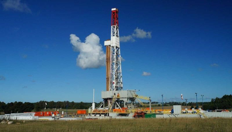 All You Need To Know About Oil Discovery In Kavango Basin Air - 4K Vintage Pictures for Desktop