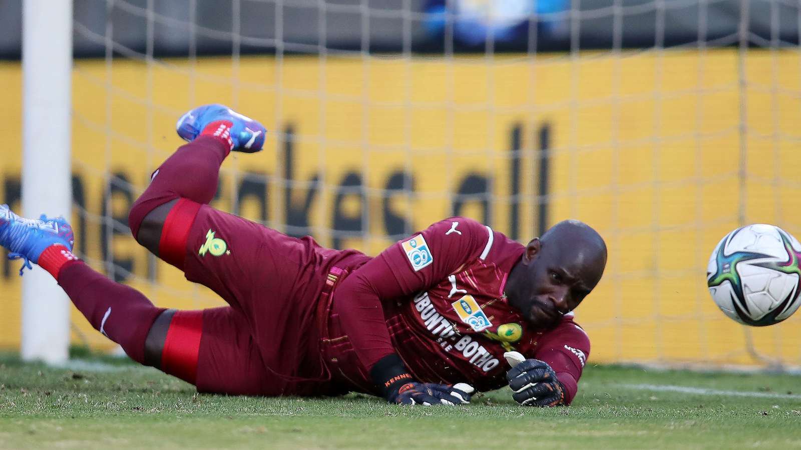 » kaizer chiefs matches » mtn 8 matches » all matches. Mtn8 Mamelodi Sundowns Mweene Reveals Argument With Kaizer Chiefs Khune Over Lakay Penalty Opera News