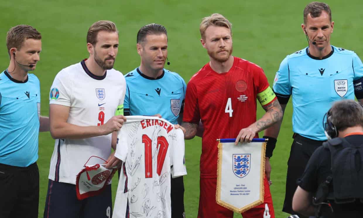 A Huge Role Model How Simon Kjaer Became Denmark S Leader Euro 2020 The Guardian All about the AC Milan player Simon Kjr.