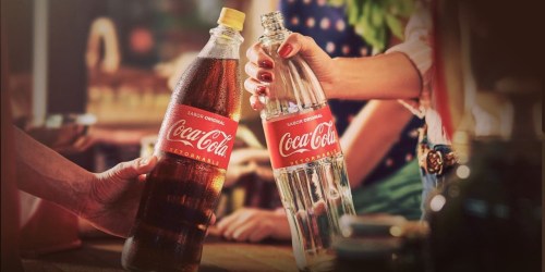 Coca-Cola lanzó una nueva promoción en Argentina: con 2 tapas y $3.500 te llevás un regalo