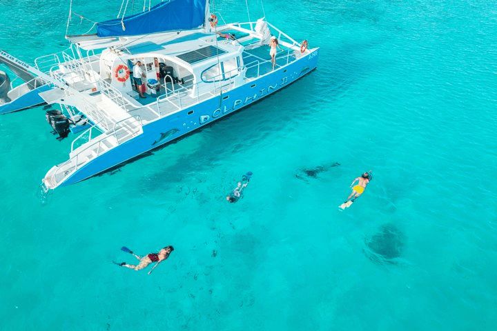 Dolphin Catamaran Snorkel and Sail with Open Bar – photo 1