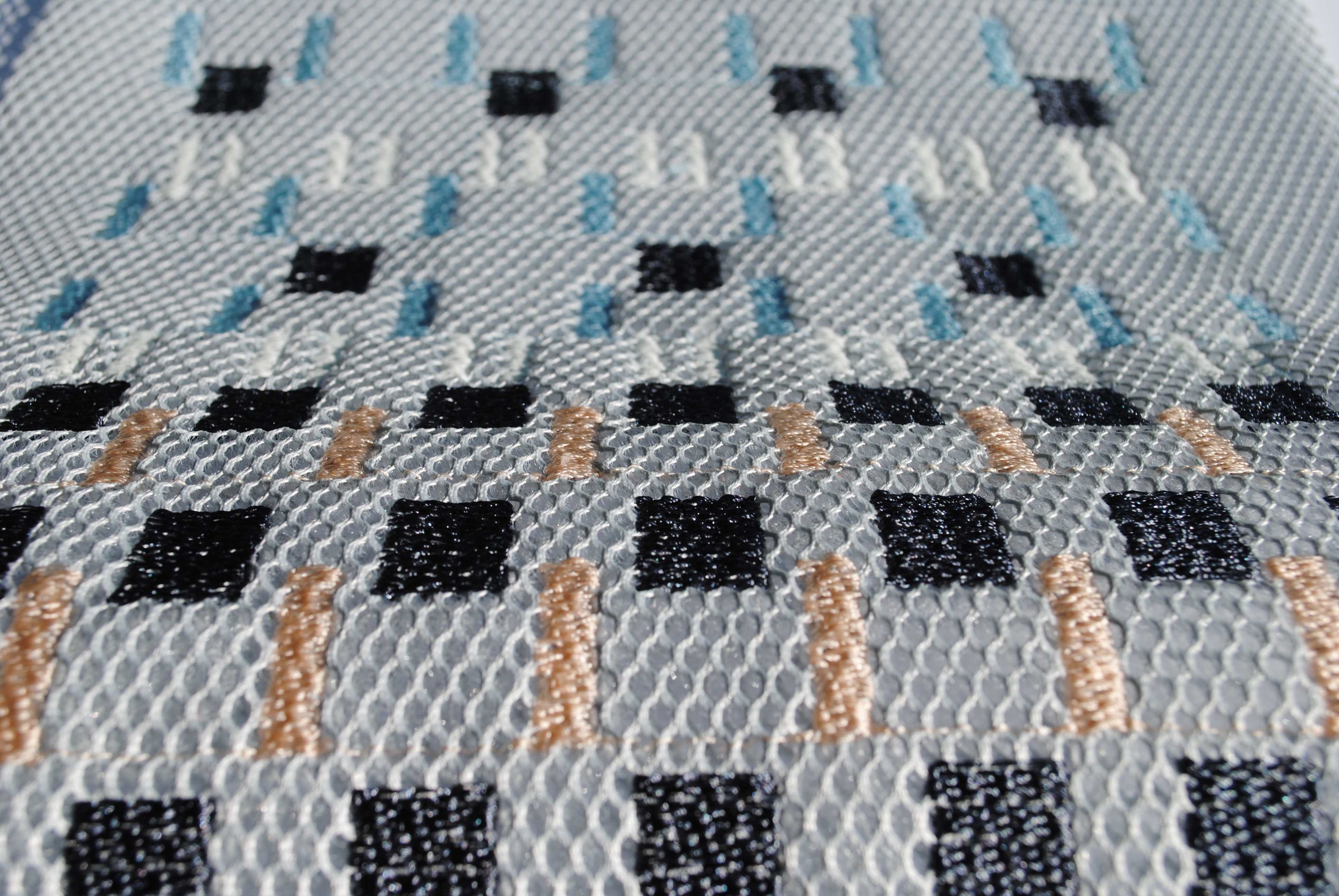 solar reactive and photoluminescent