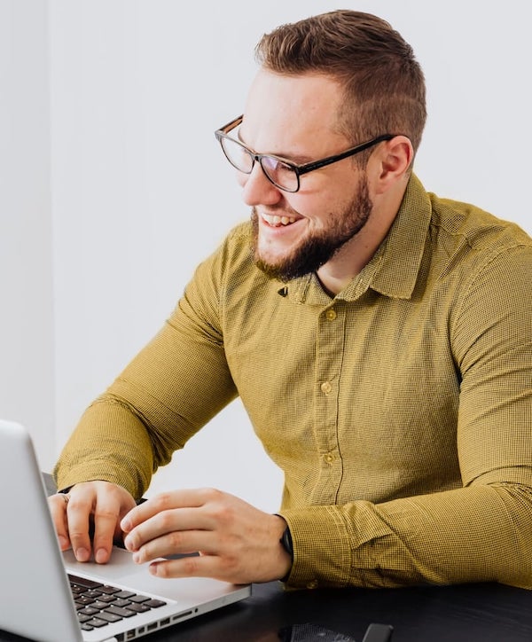 Demo Response Engine - Modern Light Illustration - Desktop