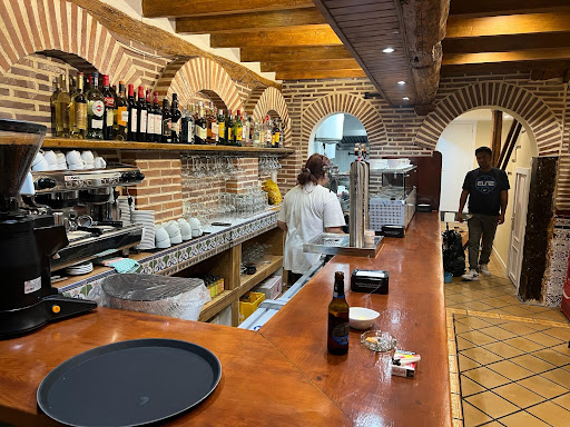 NAVA RESTOBAR & CAFÉ – Navalagamella