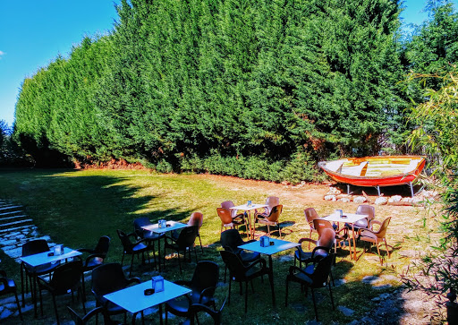 Cocodrilo Negro Cafe – Cabañas Raras